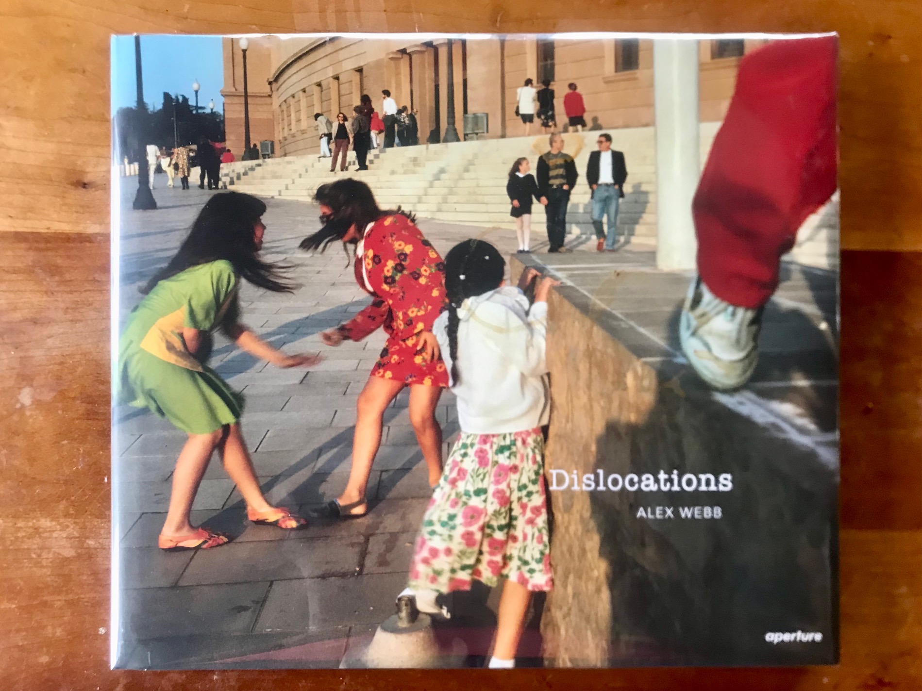 激安の Dislocations Webb, Alex | Daily Collector アート・デザイン・音楽