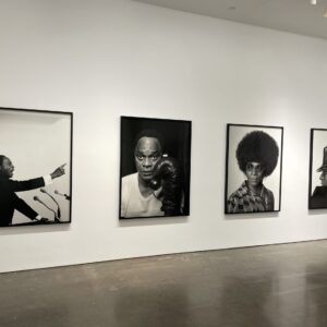 Samuel Fosso: Autoportrait @Yossi Milo